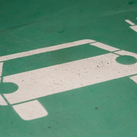 Western Parkhotel & 호텔 콧부스