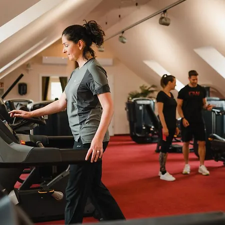 Western Parkhotel & 호텔