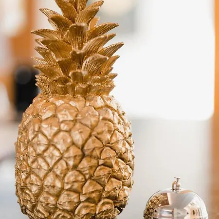 Western Parkhotel & 호텔